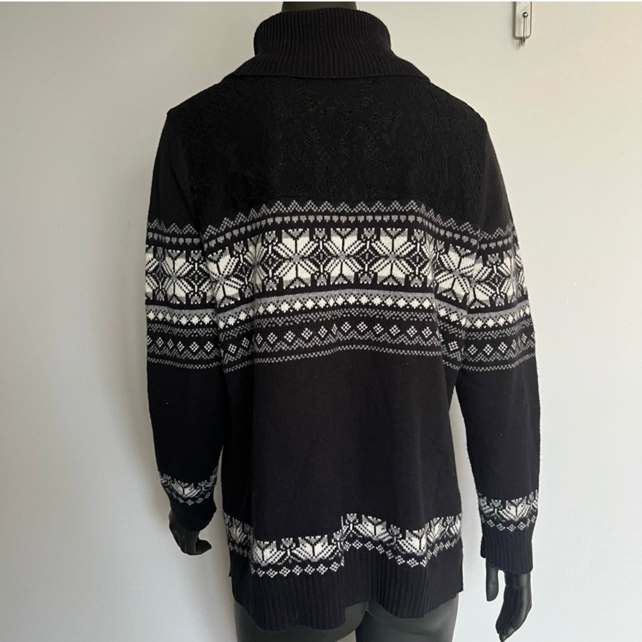 TALBOTS merino cotton festive turtle neck (L)